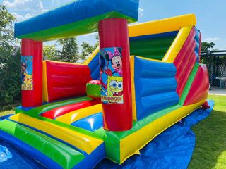 Castillo hinchable multicolor 