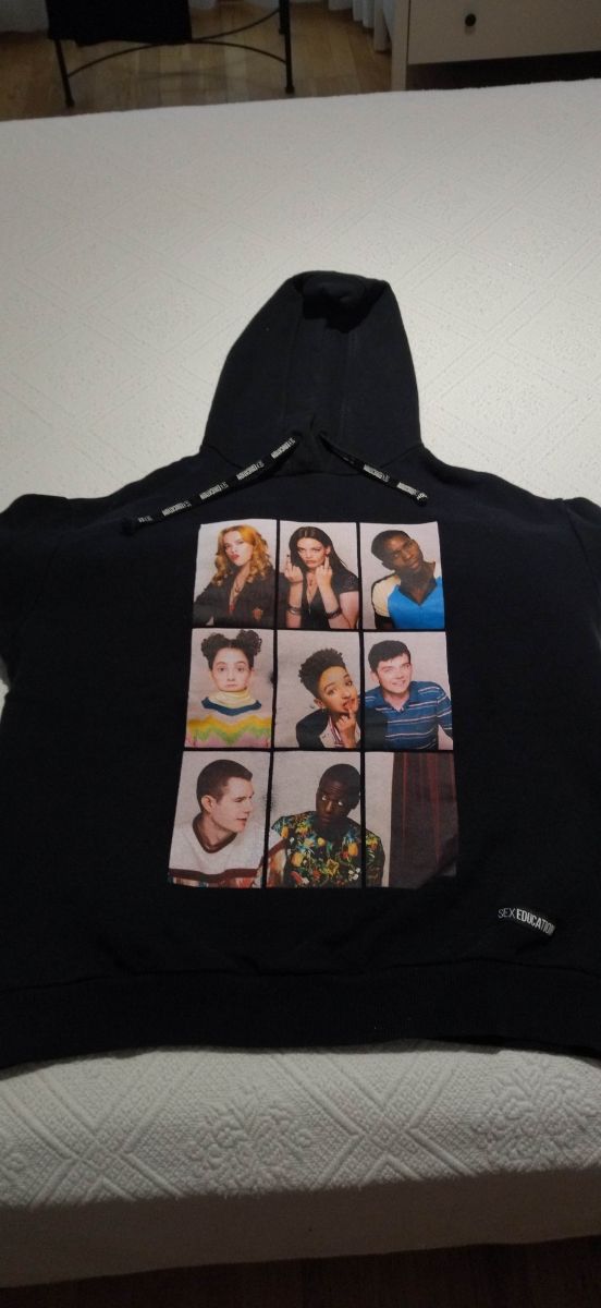 Sudadera sexeducation negra