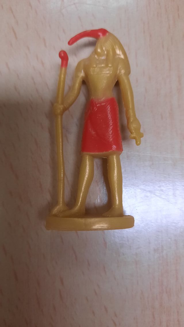 Muñecos egipcios variados