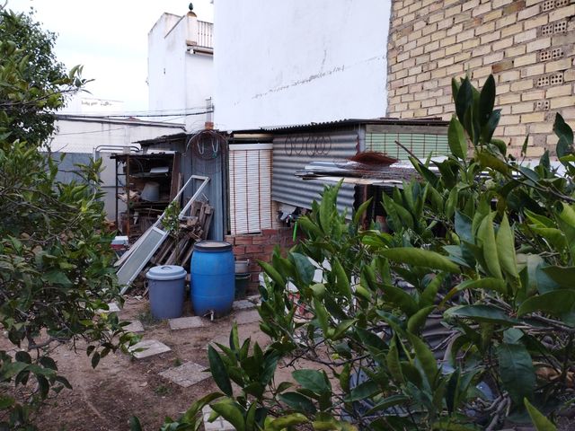 Terreno urbanizado dado para dos calles