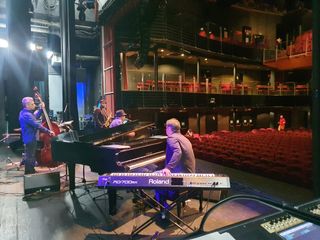 afinador y técnico de pianos