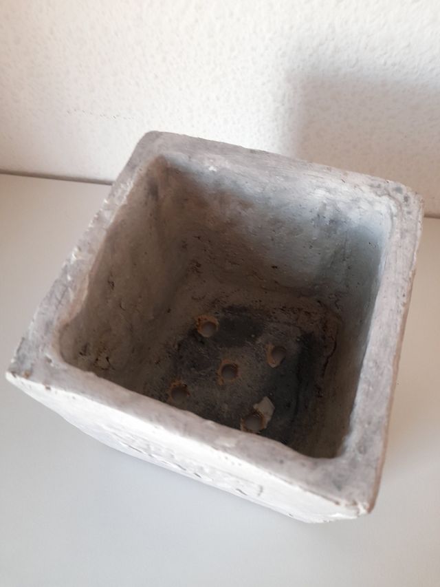 Maceta cuadrada de barro - Recubrimiento gris