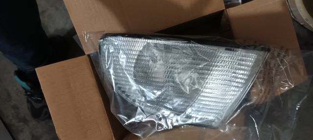 AUDI A4 año 95 (INTERMITENTE DEL. IZDO) 