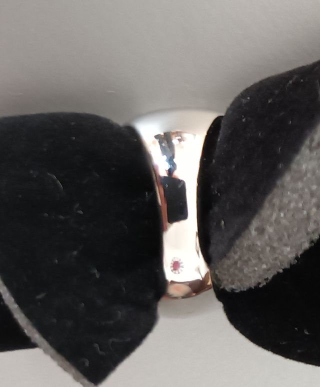 Anillo bisutería perlas blanca y negra