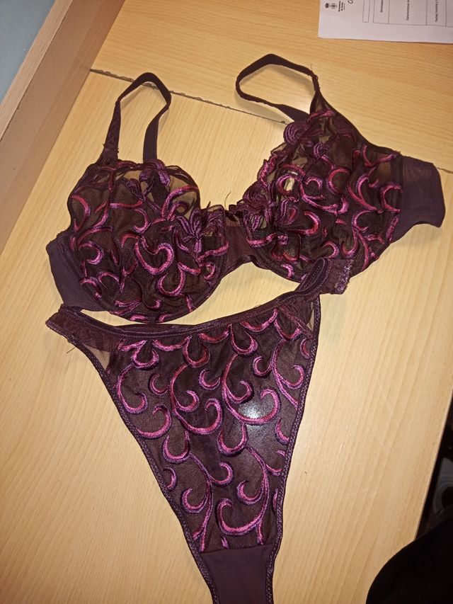 sujetador y tanga conjunto ropa interior
