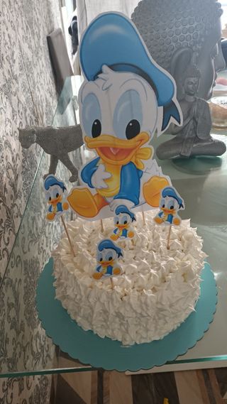 decoraciones de cumpleaños y tartas y kasquein
