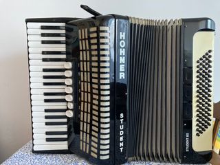 Acordeón Hohner Student 80