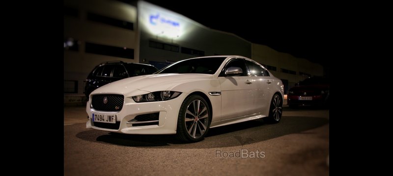 Jaguar XE 2017 - foto 1