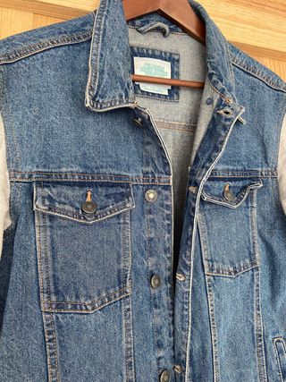 Cazadora vaquera hombre Pull & Bear. Talla L
