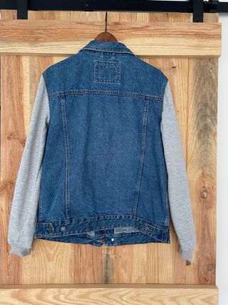 Cazadora vaquera hombre Pull & Bear. Talla L