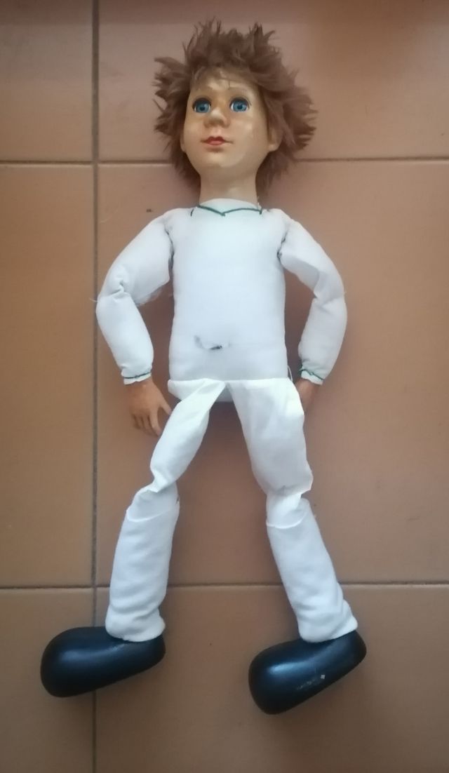 Bambolotto maschio, piedi mani e viso in ceramica