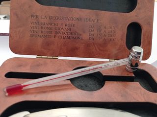 termometro e cavatappi vino