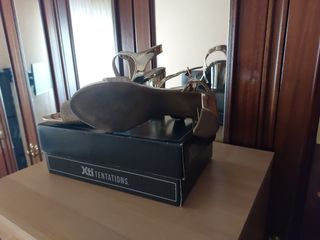 zapato dorado