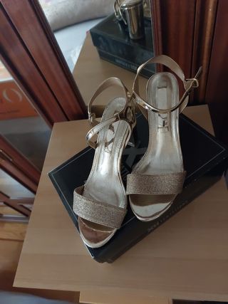 zapato dorado