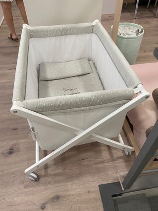 Mini cuna NUEVA colchón y nórdico incluido 