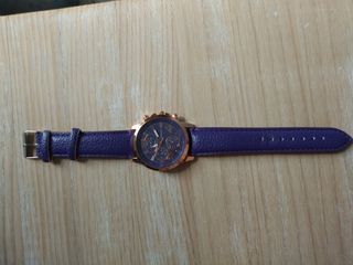 Reloj oro rosado y morado 💜 de bisutería