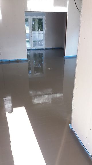 BOMBEO MORTERO AUTONIVELANTE SUELO RADIANTE MADRID