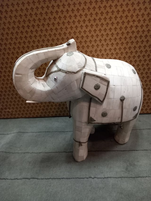 Soprammobile Elefante.