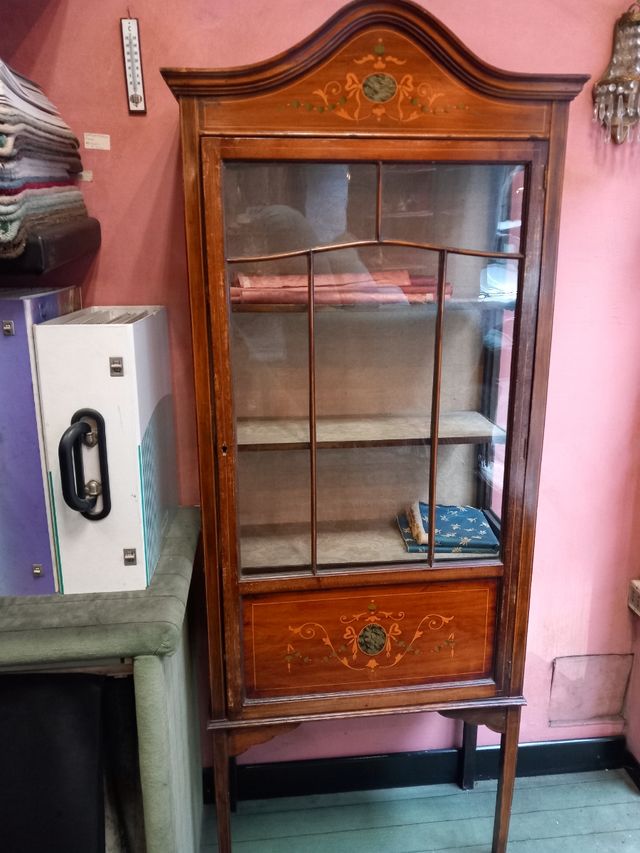 Antiquariato:Vetrinetta