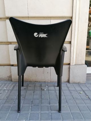 Silla de Plástico para Terraza.