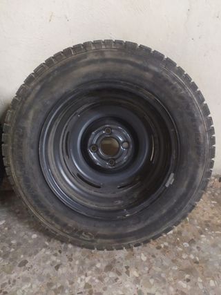 CUATRO LLANTAS GOLF 2