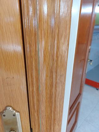 Puerta interior maciza color pino