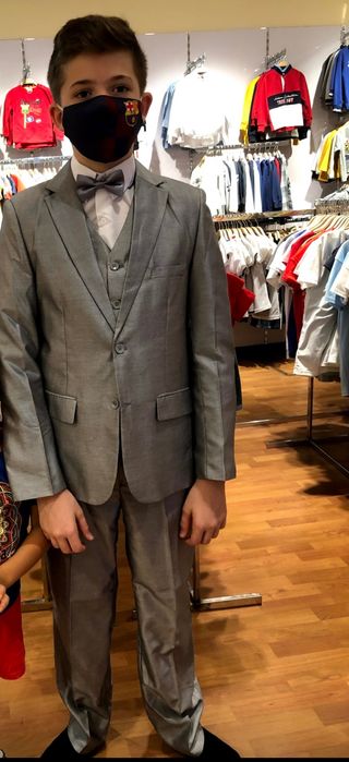 Traje gris/plata niño talla 14 años (sin pajarita)