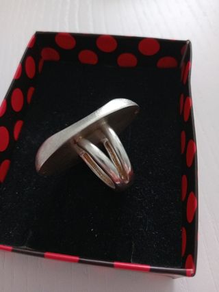 Anillo de plata ley