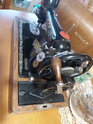 Máquina de coser Singer Antigua