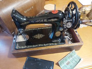Máquina de coser Singer Antigua