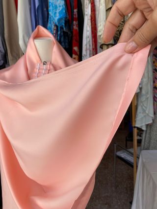 2 cortinas Rosas un buen tejido  como nuevas ....