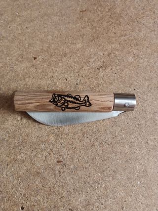 Navajas para la pesca. Utensilios para la pesca.