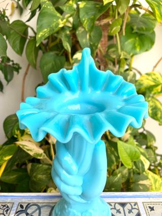 ANTIGUA OPALINA. MANO DE LA ABUNDANCIA.