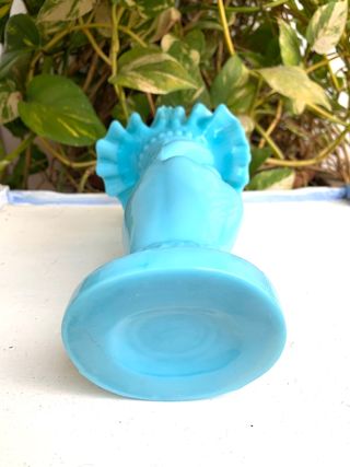 ANTIGUA OPALINA. MANO DE LA ABUNDANCIA.