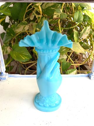 ANTIGUA OPALINA. MANO DE LA ABUNDANCIA.