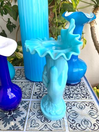 ANTIGUA OPALINA. MANO DE LA ABUNDANCIA.