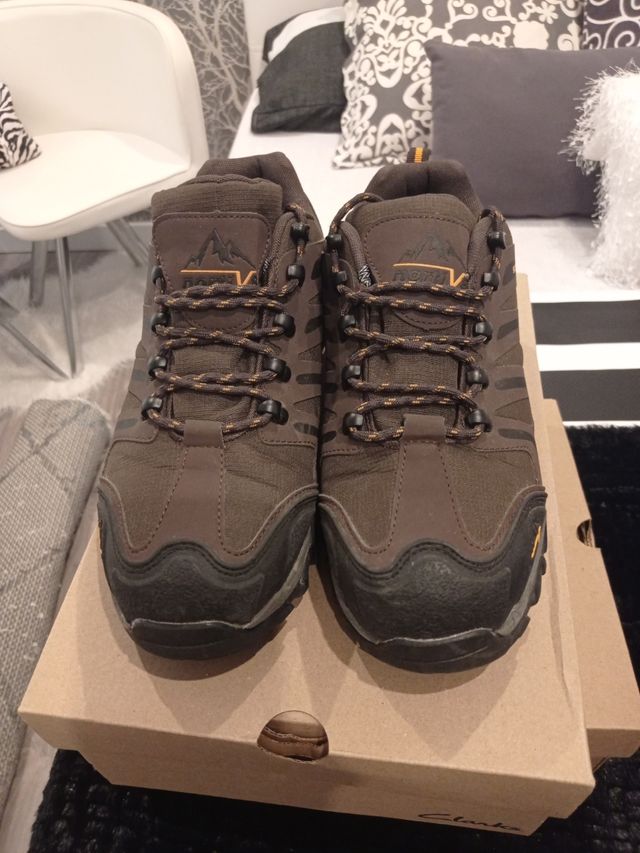 calzado de montaña 43