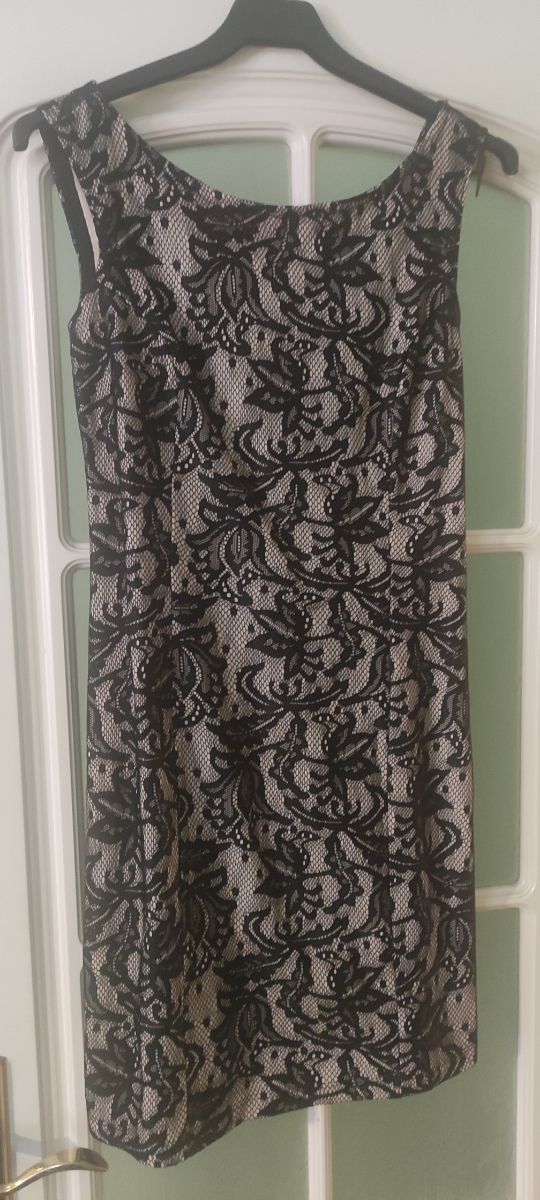 vestido de encaje negro