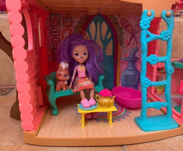 Súpercasa del Bosque Enchantimals + Muñecas Extra