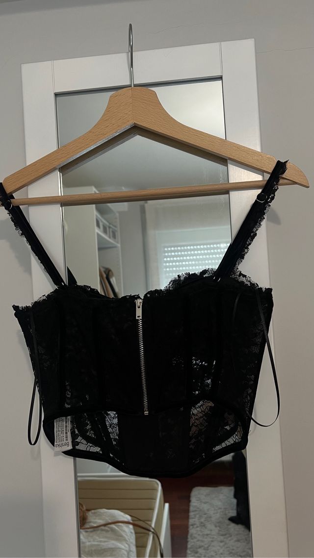 Corse negro nuevo con etiqueta