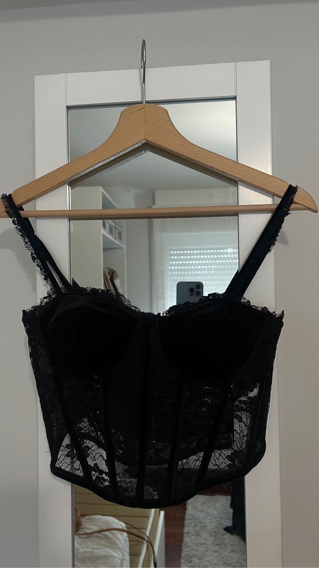 Corse negro nuevo con etiqueta