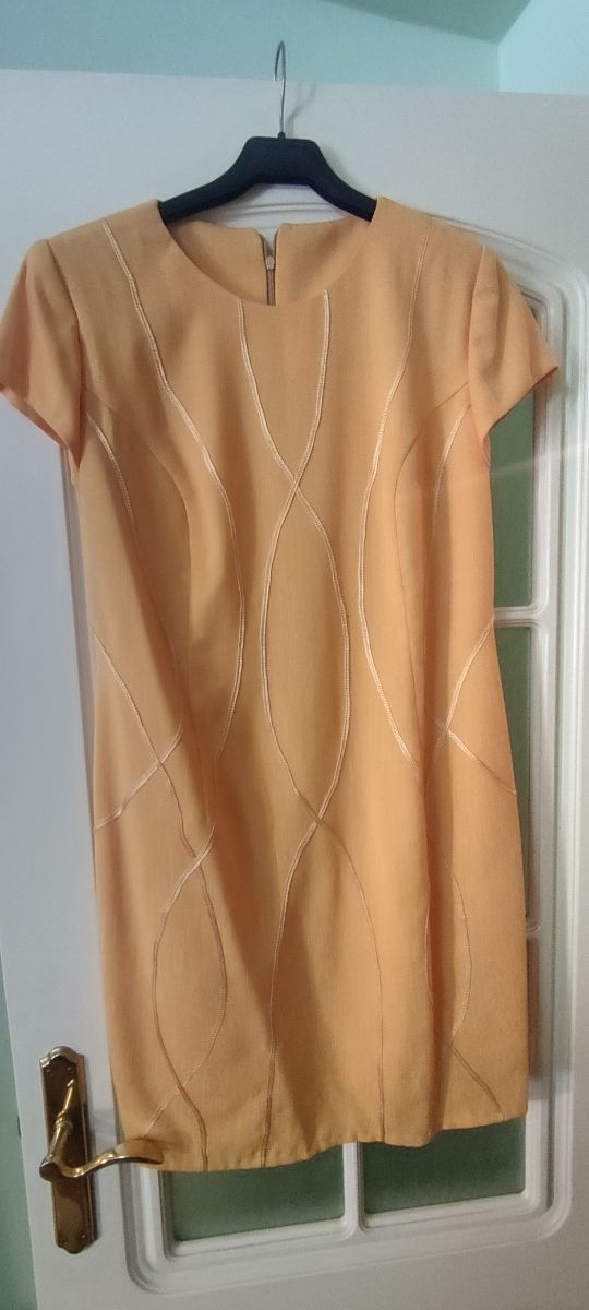 traje de vestido y chaqueta