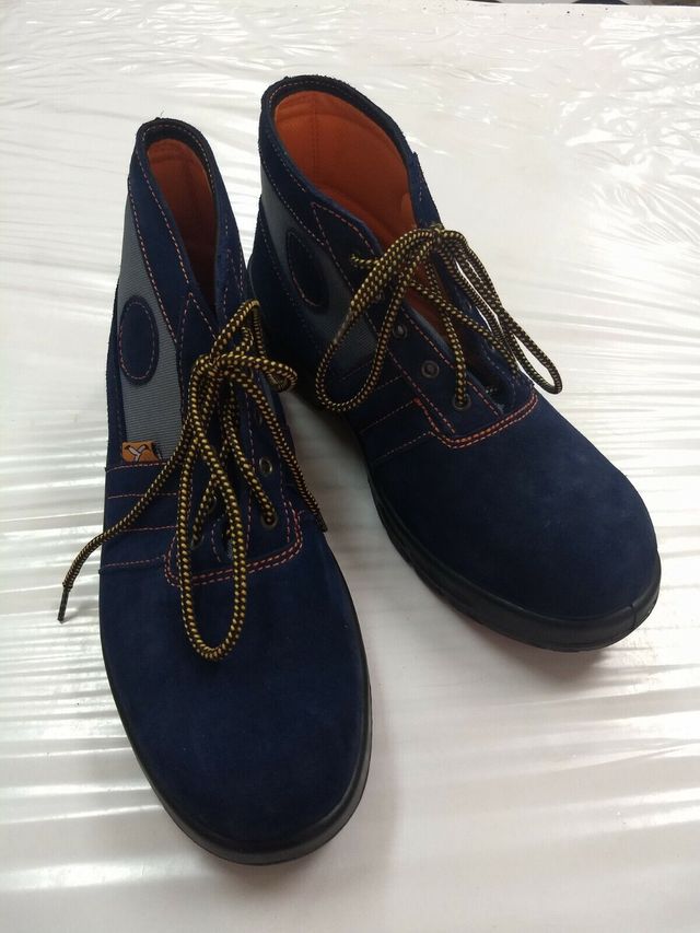 BOTAS DE TRABAJO A ESTRENAR. Número 42 - Sin Uso