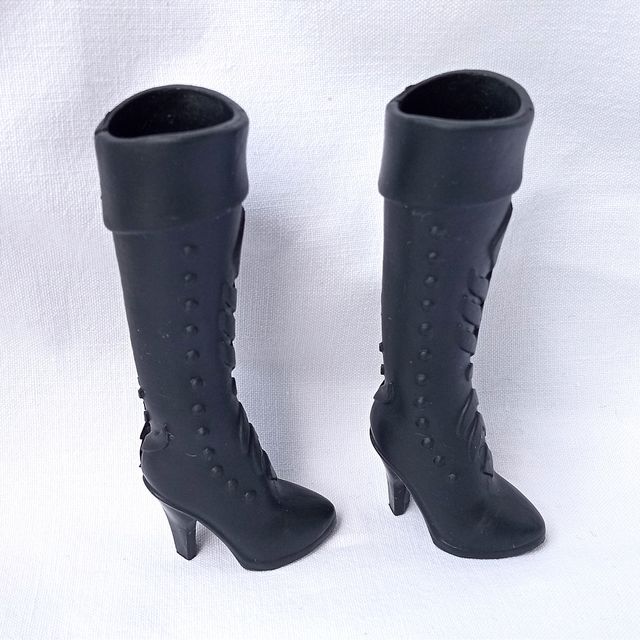 bambola stivaletto gomma nero Anna Frozen Mattel