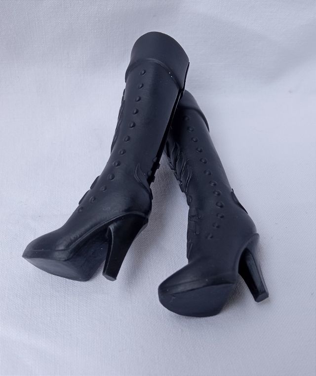 bambola stivaletto gomma nero Anna Frozen Mattel