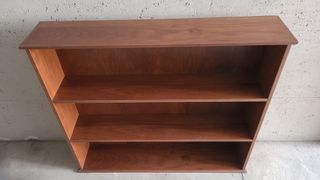 Libreria da appendere in legno massello