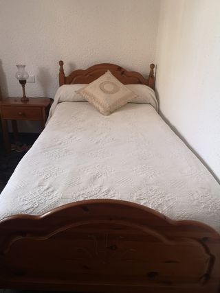 conjunto camas, mesita y armario