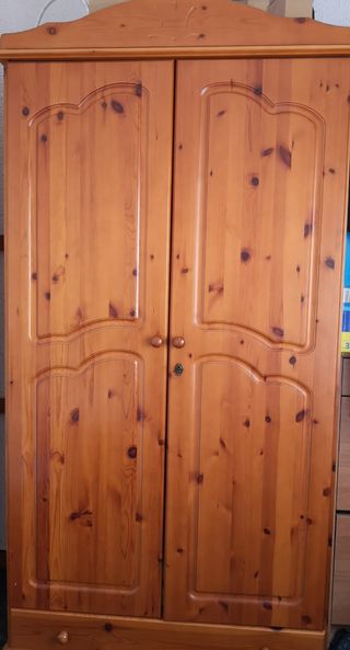 conjunto camas, mesita y armario