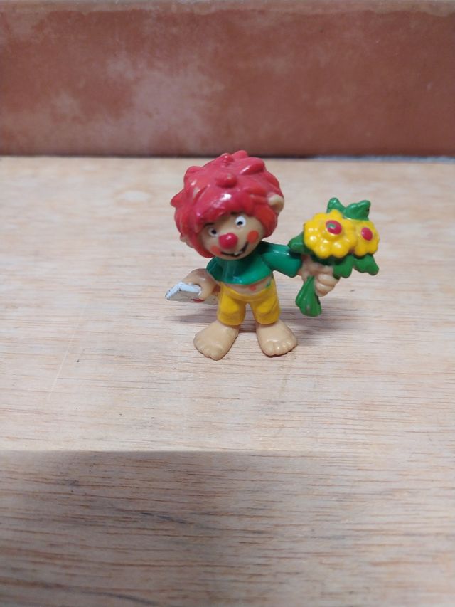 figuras de ET el extraterrestre y pumuki, años 80