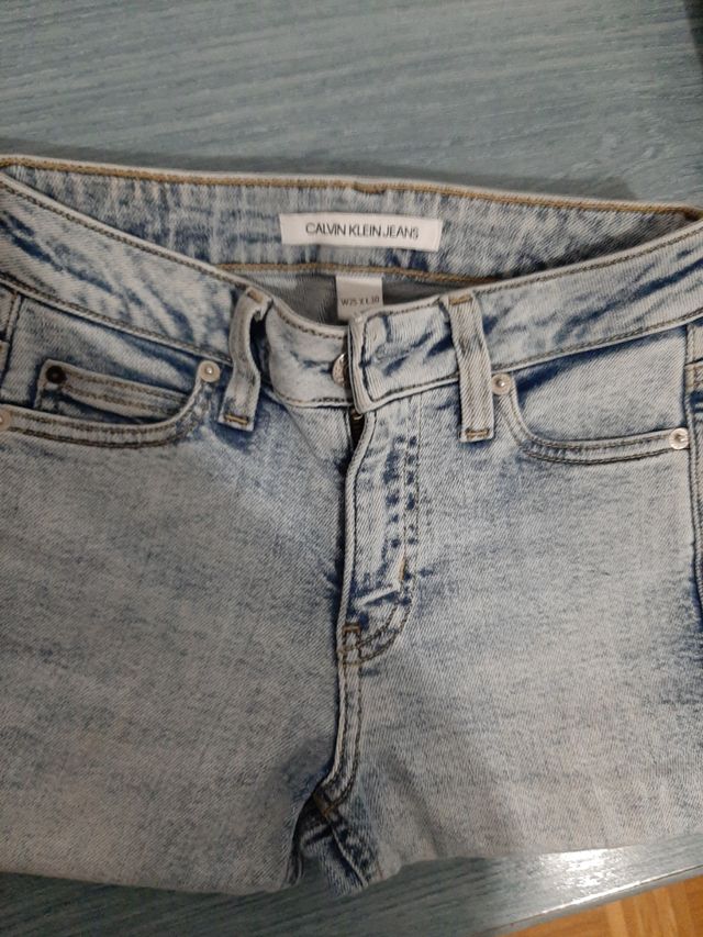 vaqueros CALVIN KLEIN JEANS  Y BERSHKA DENIM